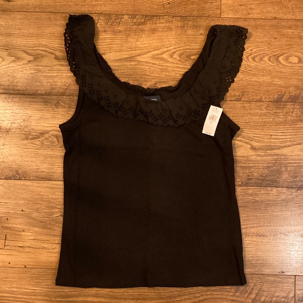Gap Eyelet Ruffle Neck Rib Tank Top, Medium